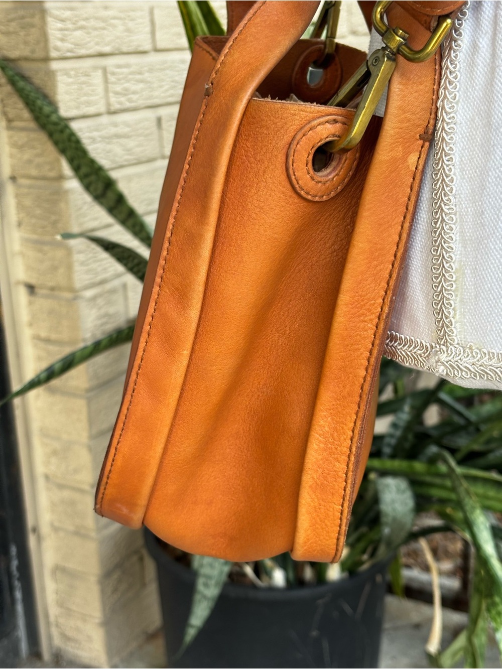 Madewell Sydney Smooth Luxe Leather Crossbody Bag Burnished Caramel - Picture 7 of 15